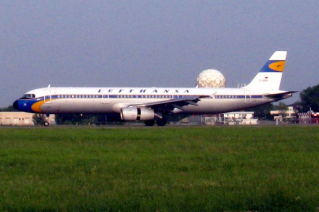 Airbus A321 (D-AIRX)
