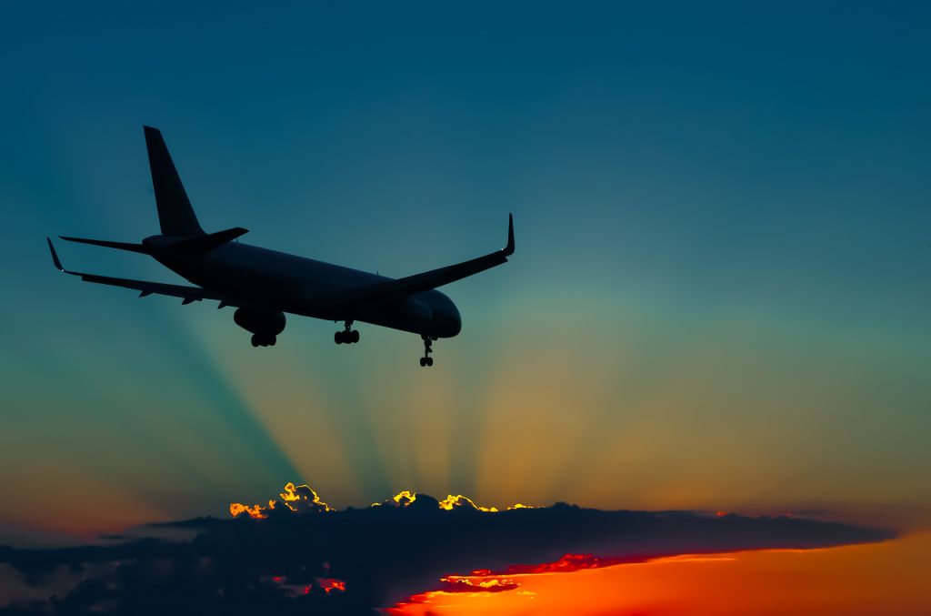 Boeing 757-200 — - A Continental 757 approaches IAHs 27 as a stunning sunset closes out another day.