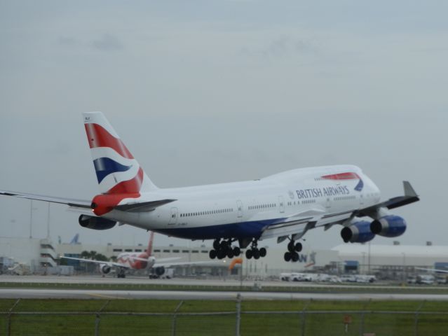 Boeing 747-400 (G-BNLK)