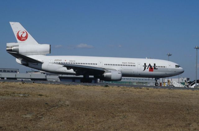 McDonnell Douglas DC-10 (JA8540) - Taxing at Tokyo-Haneda Intl Airport on 1998/02/09