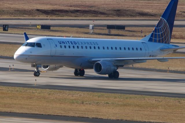 Embraer 170/175 (N86322)