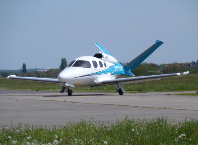 Cirrus Vision SF50 (N177LN)