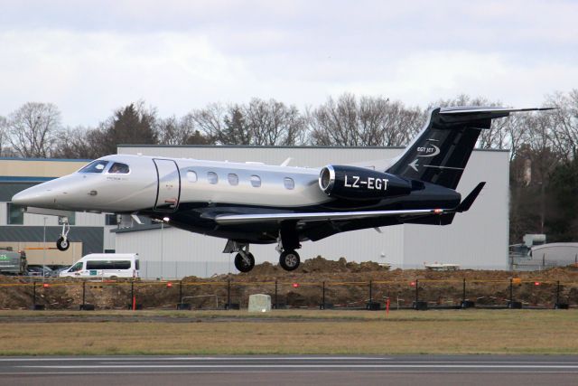 Embraer Phenom 300 (LZ-EGT) - EGT Jet Phenom 300E on short finals for rwy 24 on 3-Feb-23 arriving from LBSF as EGT116.
