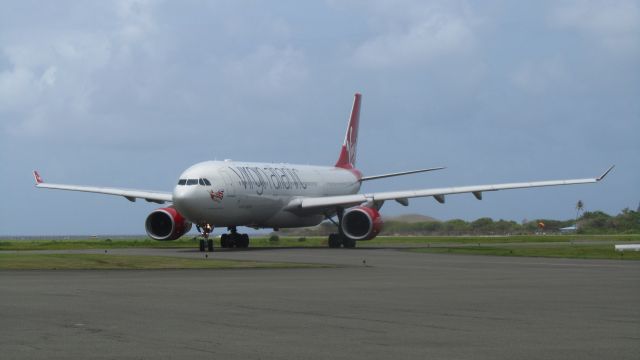 Airbus A330-300 (G-VKSS)