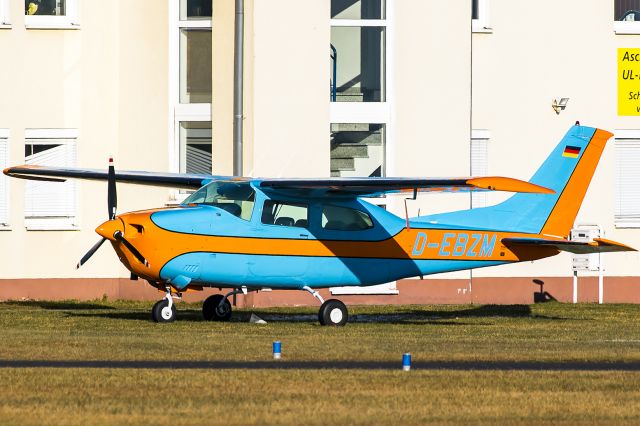 Cessna Centurion (D-EBZM) - Cessna 210, Verkehrsflugplatz Aschaffenburg