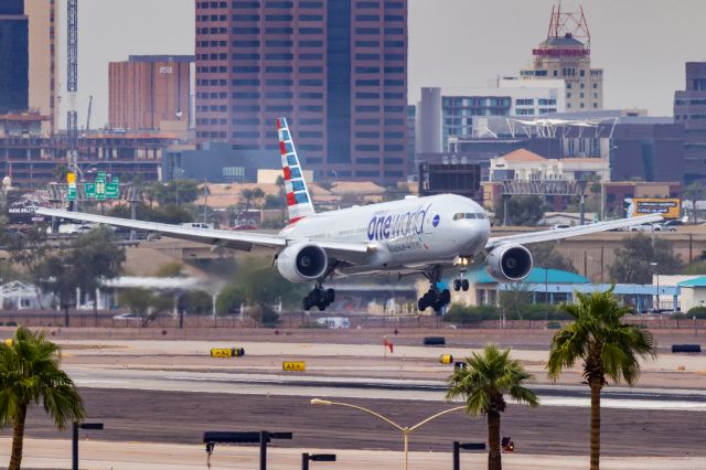 Boeing 777-200 (N791AN) - American Airlines 777-200 in Oneworld special livery landing at PHX on 11/1/22. Taken with a Canon 850D and Tamron 70-200 G2 lens.