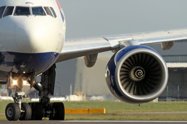 Boeing 777-200 — - B777 lining up on runway 027R at LHR.