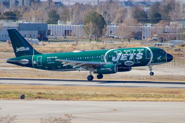 Airbus A320 (N746JB) - The Jetblue NY Jets livery arriving into KSLC on a quiet sunday.