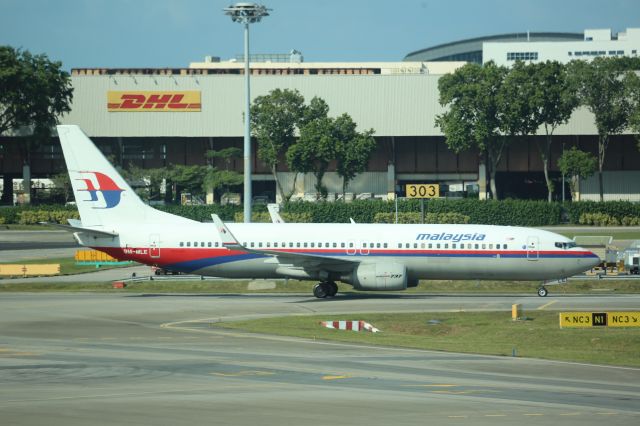 Boeing 737-800 (9M-MEL)