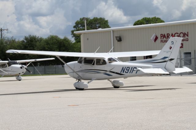 Cessna Skyhawk (N91PF)