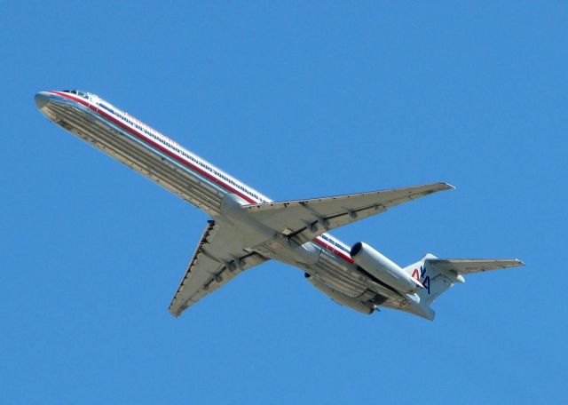 McDonnell Douglas MD-82 (N596AA) - Off of Rwy 36R at DFW.