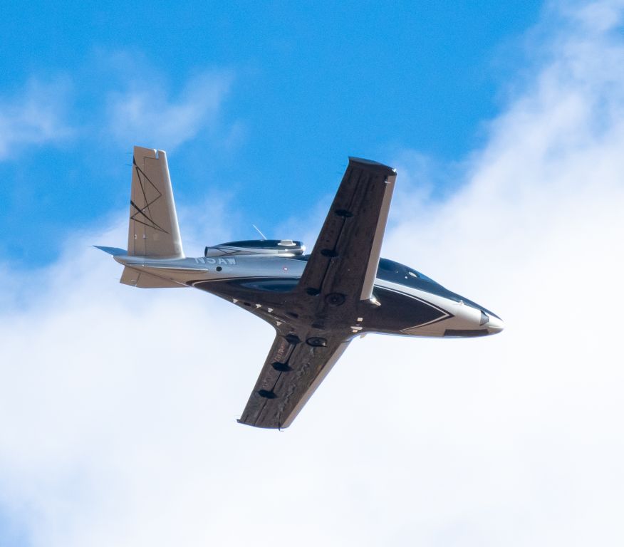 Cirrus Vision SF50 (N5AW)
