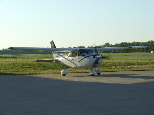 Cessna Skylane (N712CM)