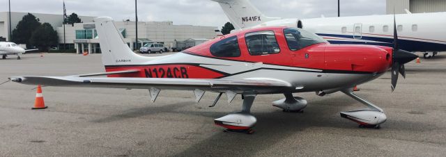 Cirrus SR-22 (N124CB)