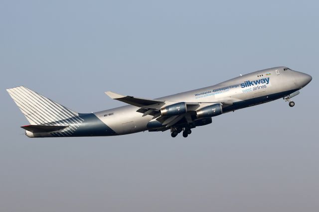 Boeing 747-400 (4K-BCI)