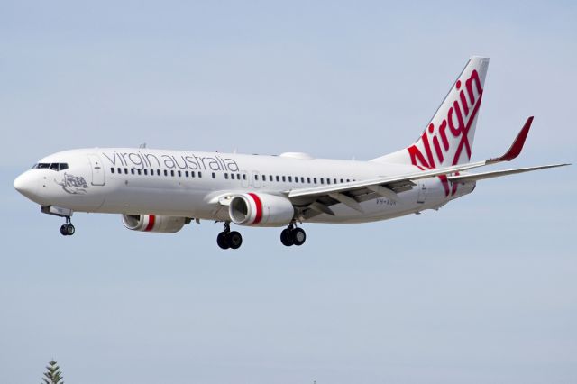 Boeing 737-800 (VH-VOK) - On short finals for runway 05. Friday 19th April 2013.