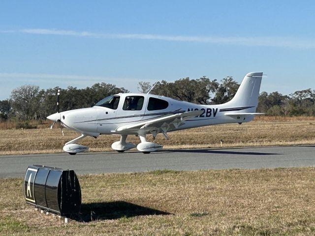 Cirrus SR-20 (N22BV) - Solo Student at Williston Airport