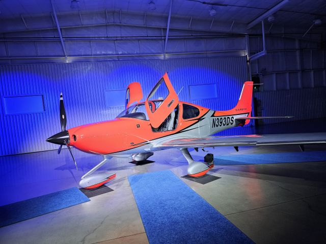 Cirrus SR-22 (N393DS)