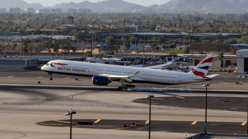 Airbus A350-1000 (G-XWBG) - British Airways A350-1000 landing at PHX on 5/1/2022. Taken with a Canon 850D and Canon 75-300mm lens.