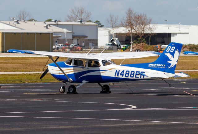 Cessna Skyhawk (N488ER)