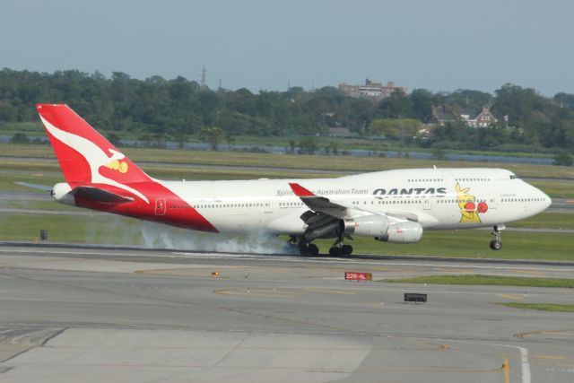 Boeing 747-400 (VH-OJU)