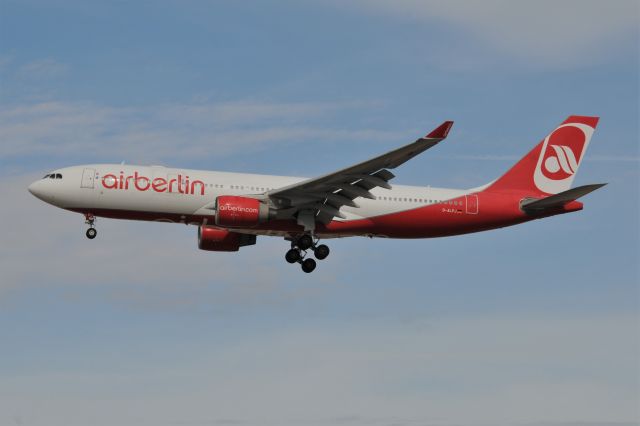 Airbus A330-200 (D-ALPJ)