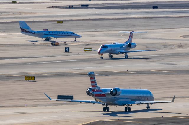 Embraer ERJ-135 (N256JX) - A JSX ERJ135 taking off from PHX on 2/12/23 during the Super Bowl rush. Taken with a Canon R7 and Canon EF 100-400 II L lens.