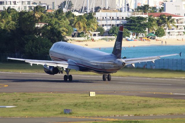 Airbus A321 (N537UW)