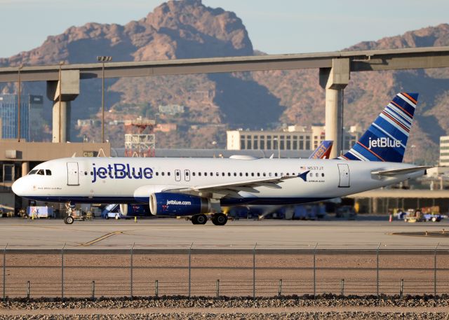 Airbus A321 (N537JT)