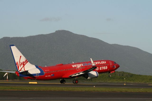 Boeing 737-700 (VH-VOL)