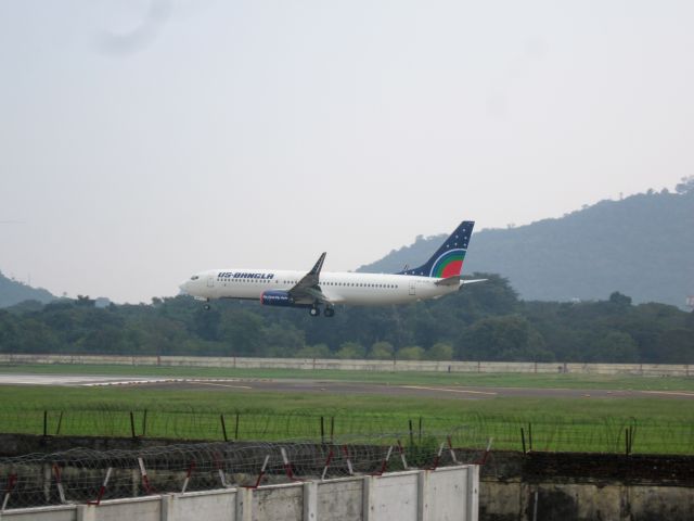 Boeing 737-700 (S2-AJH)