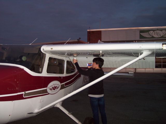 Cessna Skyhawk (N87HF) - Pre-flight checks 2012-01-26