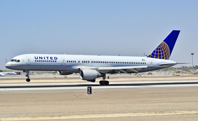 Boeing 757-200 (N526UA) - N526UA United Airlines 1991 Boeing 757-222 C/N 24994  - Las Vegas - McCarran International (LAS / KLAS) USA - Nevada, May 25, 2012 Photo: Tomás Del Coro