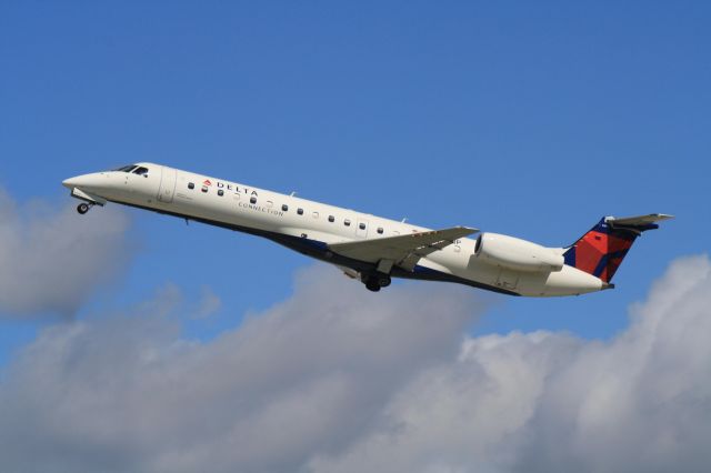 Embraer ERJ-135 (N578RP)