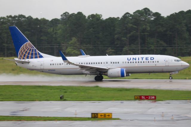 Boeing 737-700 (N76269)