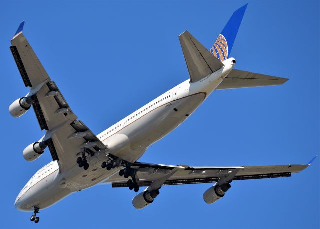 Boeing 747-400 (N118UA)