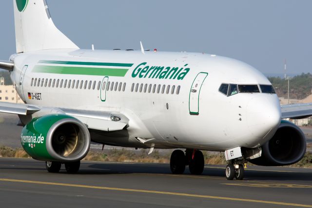Boeing 737-700 (D-AGET)