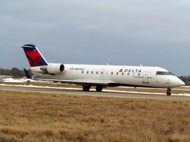 Canadair Regional Jet CRJ-200 (N8896A)