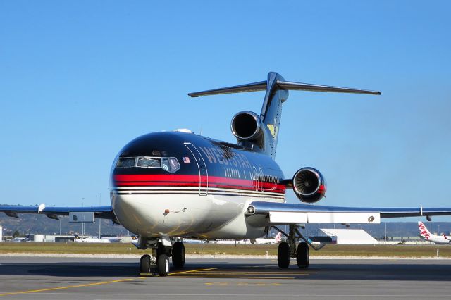 BOEING 727-200 (N800AK)