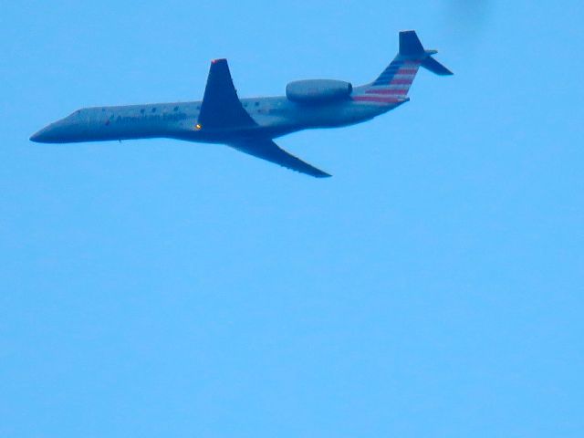 Embraer ERJ-135 (N813AE)