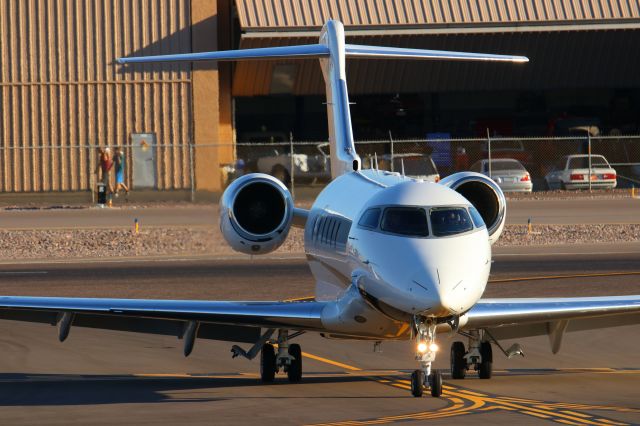 Bombardier Challenger 300 (N782BJ)