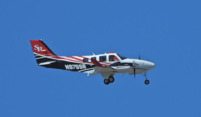 Beechcraft Baron (58) (N979SR)