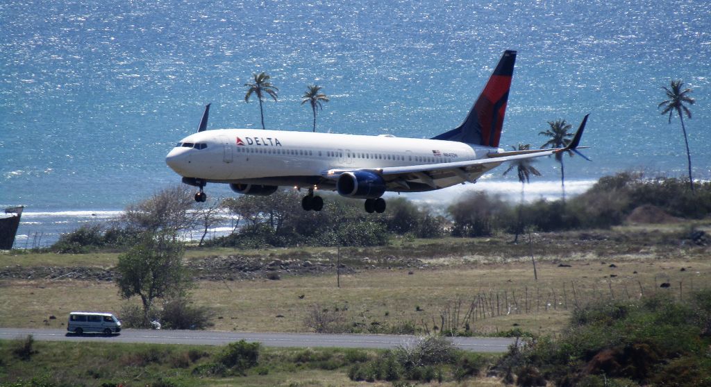 Boeing 737-900 (N845DN)