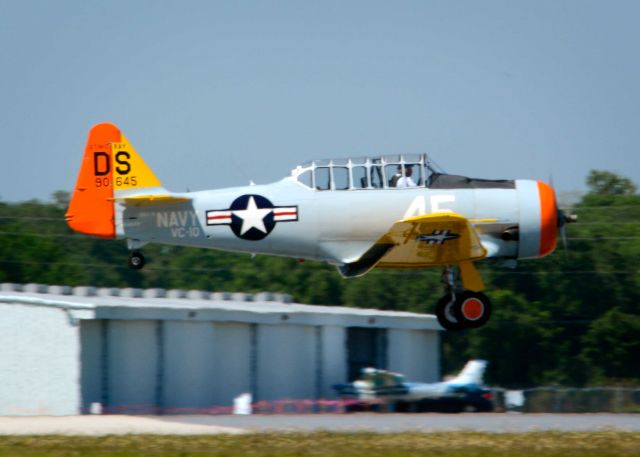 Raytheon Texan 2 (N645DS) - 2014 Sun n Fun