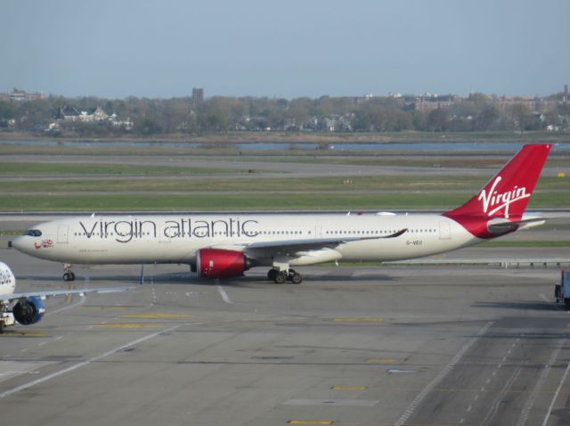 Airbus A330-900 (G-VEII)