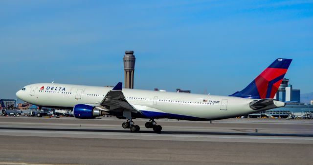 Airbus A330-300 (N828NW) - N828NW Delta Air Lines Airbus A330-302 s/n 1720 - Las Vegas - McCarran International (LAS / KLAS)br /USA - Nevada,  January 11, 2019br /Photo: TDelCoro