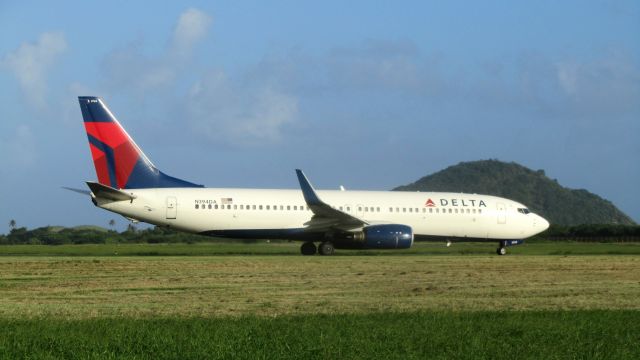 Boeing 737-800 (N394DA)