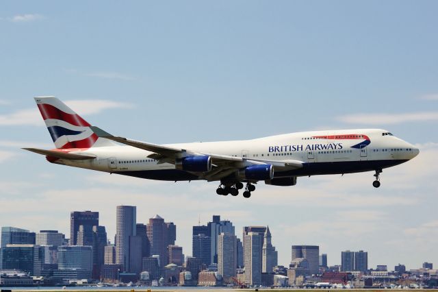 Boeing 747-400 (G-BNLE) - The Queen of the Skies arrives !