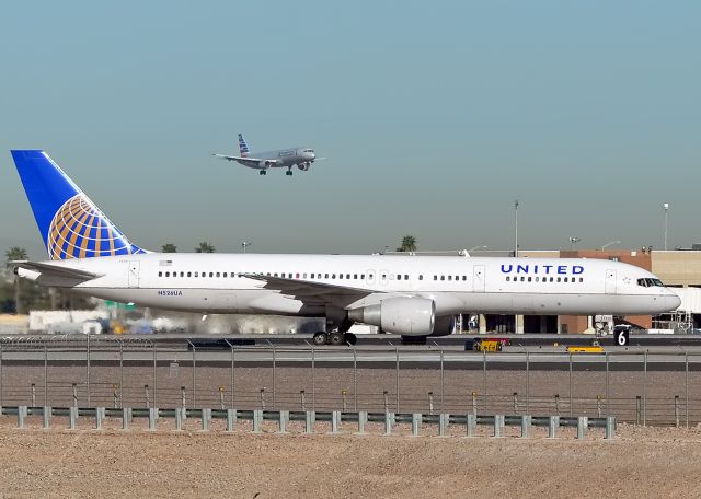 Boeing 757-200 (N526UA)