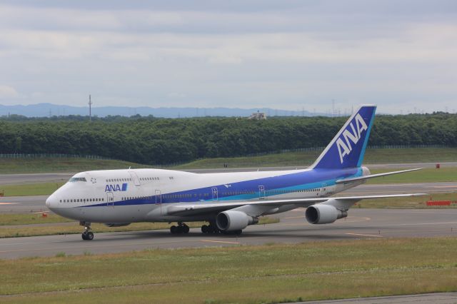 Boeing 747-400 (JA8960)